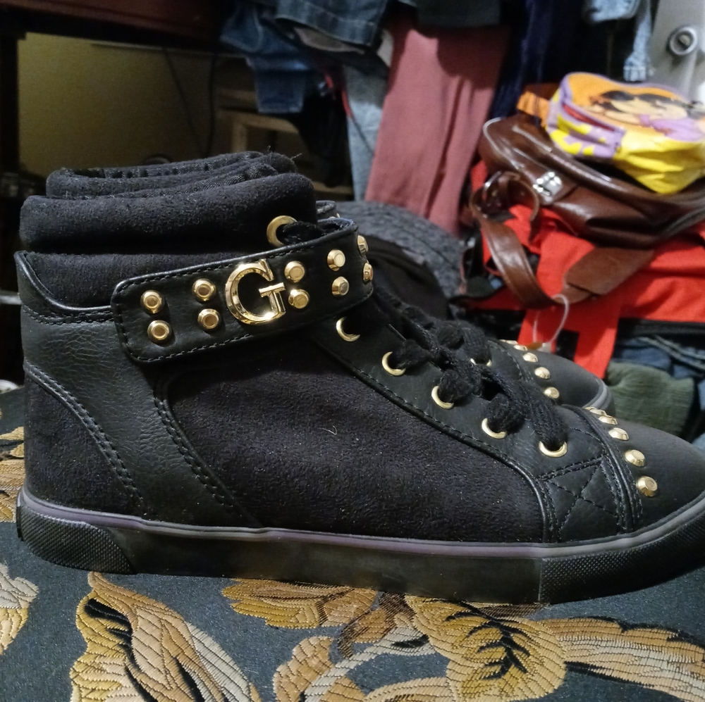 🏀🎒GUESS HIGH TOPS BLACK&GOLD🥊💝